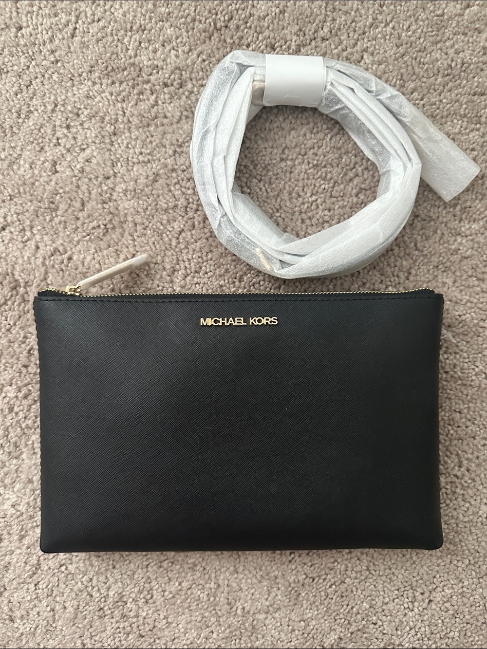 NWOT Michael Kors Jet Set Clutch With Strap
